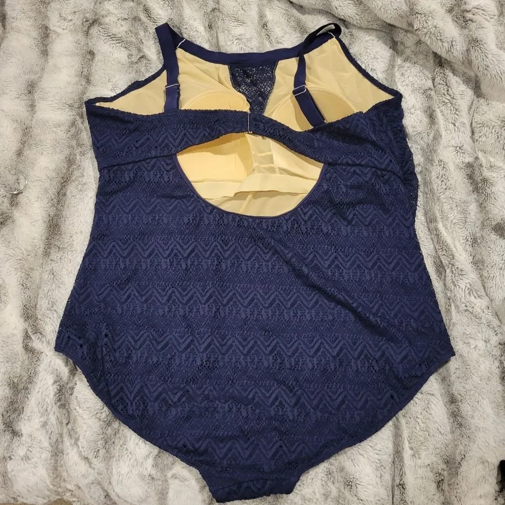 Swimsuits For All One-Piece lace navy plus size, NWT 34